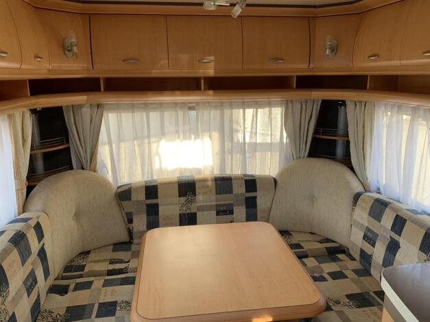 Hobby De Luxe 460 UFE