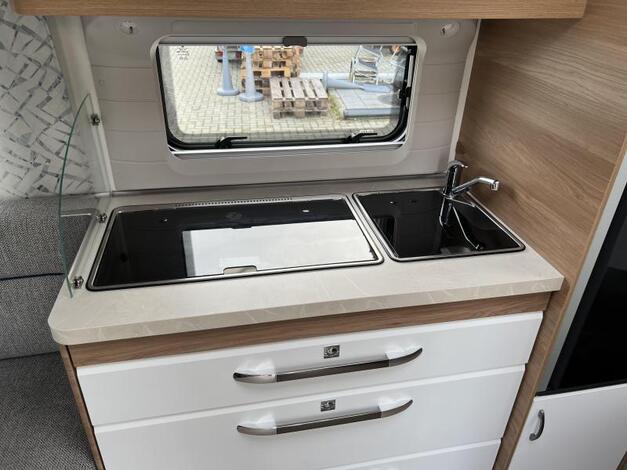 Hobby De Luxe 460 UFE