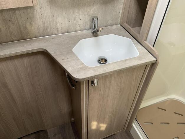 Kabe Imperial 740 TDL KS Helemaal compleet