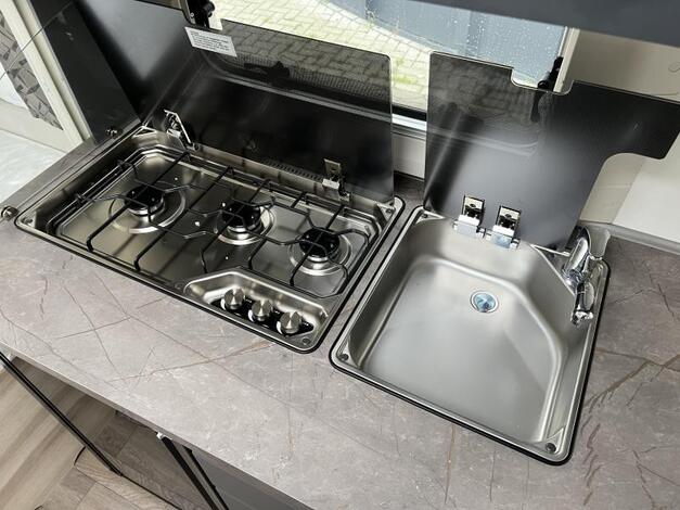 Hobby De Luxe 440 SF