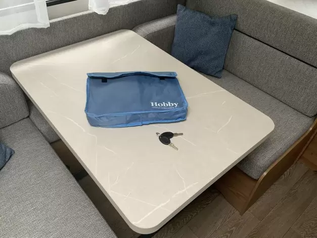 Hobby De Luxe 490 KMF