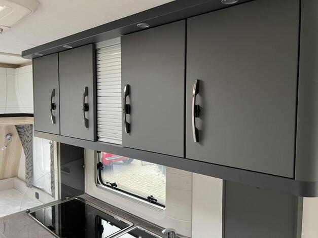 Hobby De Luxe 440 SF
