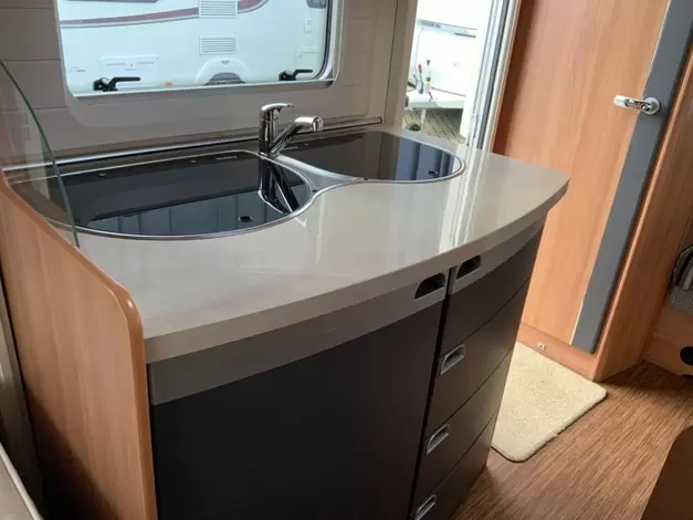 Hobby De Luxe 400 SF