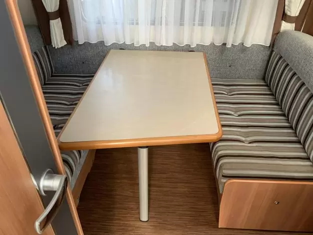 Hobby De Luxe 400 SF