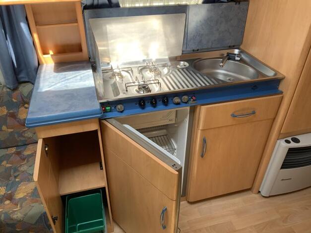 Hobby De Luxe 495 UF