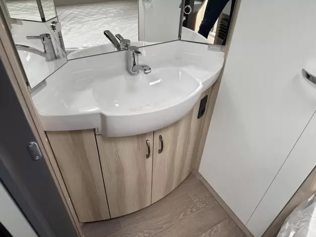 Hobby De Luxe 460 UFE