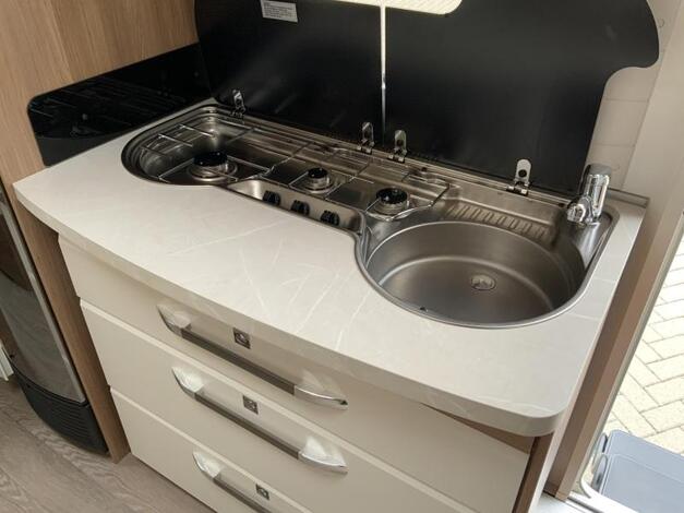 Hobby De Luxe 495 UL