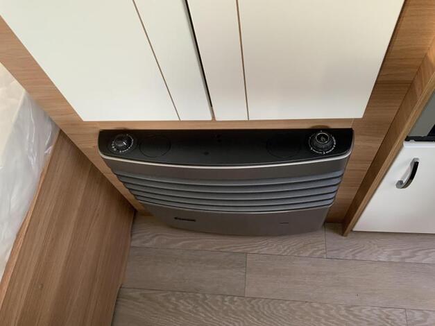 Hobby De Luxe 490 KMF