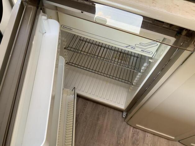 Hymer B654