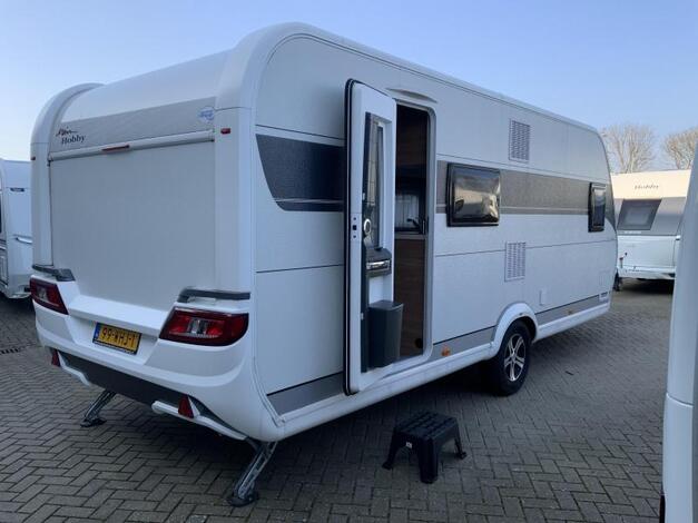 Hobby De Luxe 560 KMFE Hemelvaartsdag open