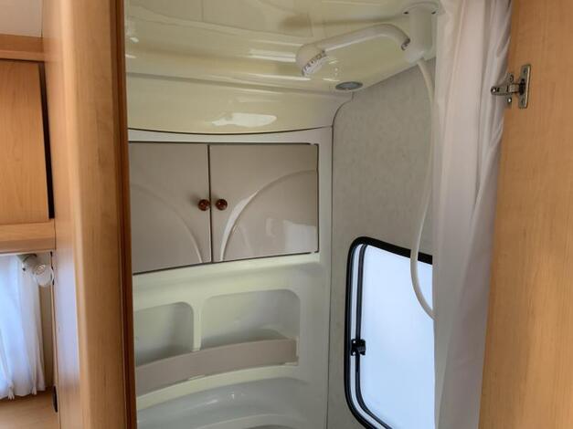 Hobby De Luxe 460 UFE