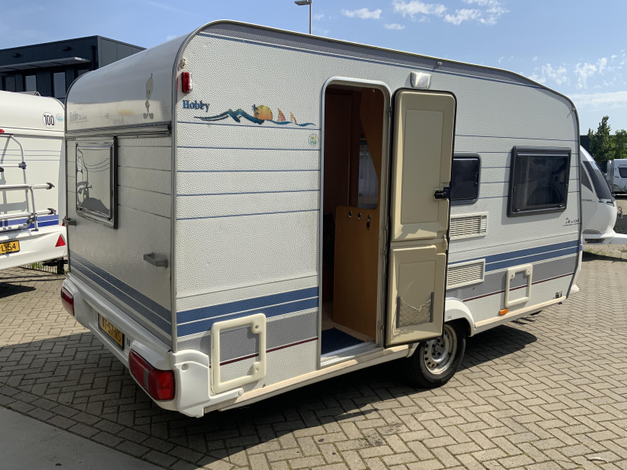 Hobby De Luxe 400 SF (1048100)