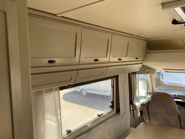 Hymer B654