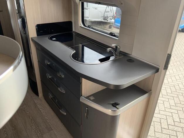 Hobby De Luxe Edition 650 KMFE