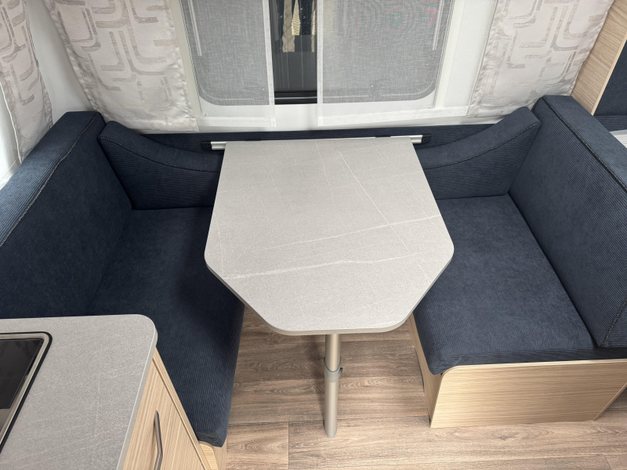 Fendt Bianco Activ 390 FHS Zondag 8 februari open (1031834)