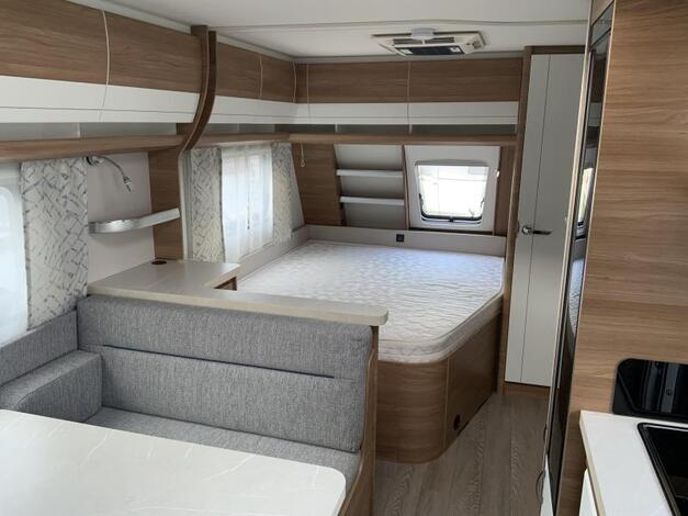 Hobby De Luxe 560 KMFE Hemelvaartsdag open