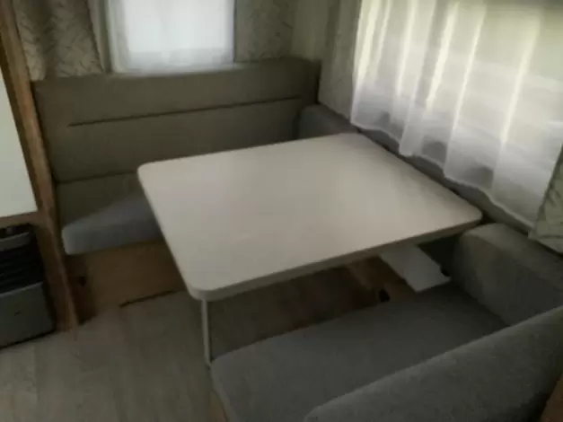 Hobby De Luxe 440 SF