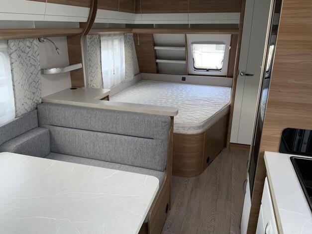 Hobby De Luxe 560 KMFE Hemelvaartsdag open