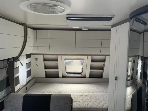 Hobby Excellent Edition 490 KMF