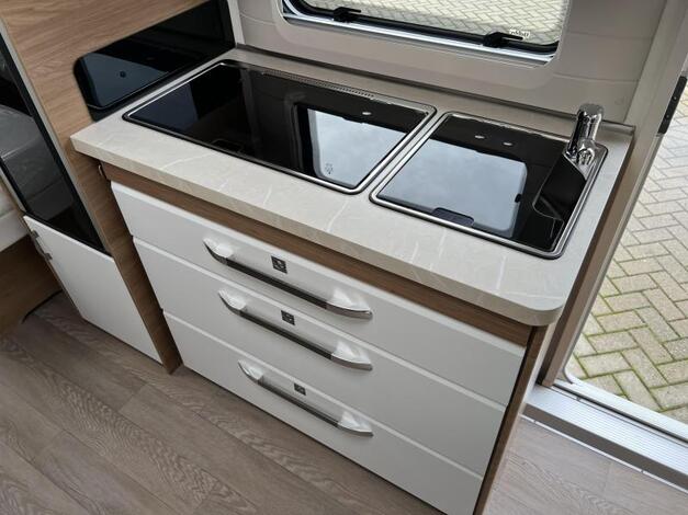 Hobby De Luxe 495 UL