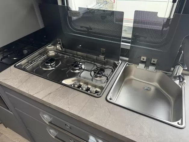 Hobby De Luxe 490 KMF