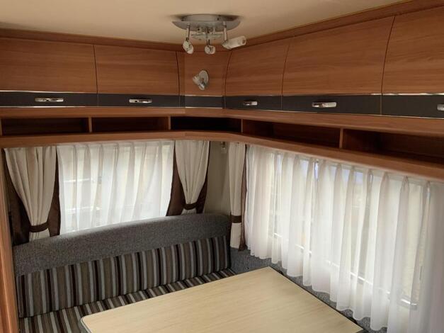 Hobby De Luxe 440 SF