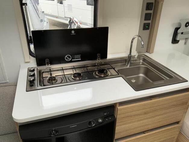 Adria Altea 462 PU 2e paasdag open