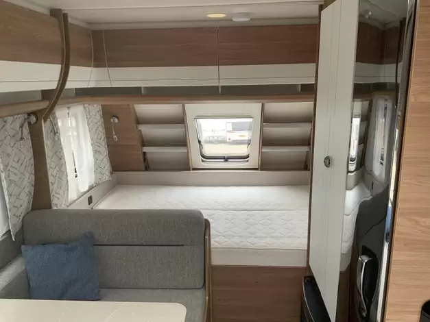 Hobby De Luxe 490 KMF