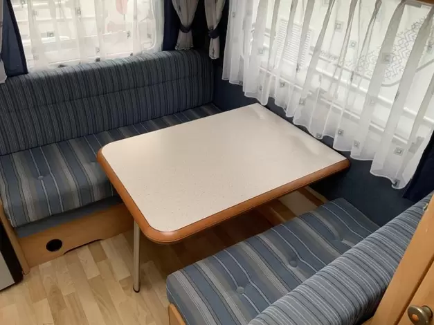 Hobby De Luxe 440 SB