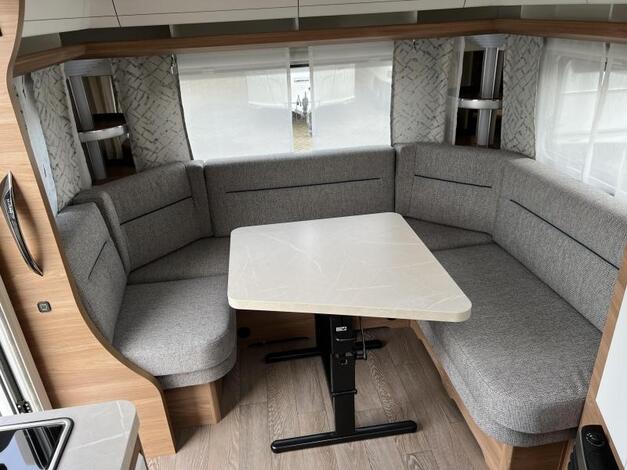 Hobby De Luxe 495 UL