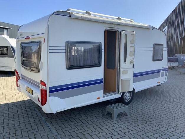 Hobby De Luxe 460 UFE