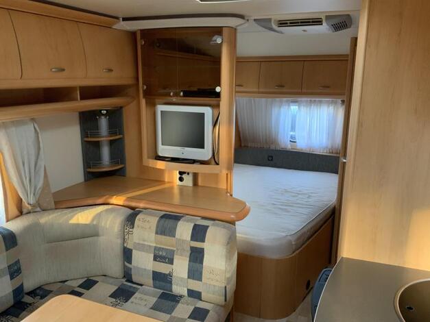 Hobby De Luxe 560 KMFE