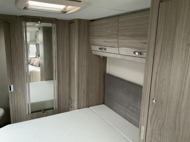 Elddis Avante 554 Hemelvaartsdag open
