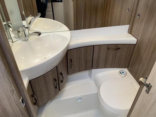 Hobby De Luxe 440 SF
