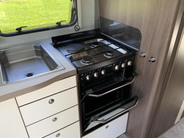 Elddis Affinity 574 Hemelvaartsdag open