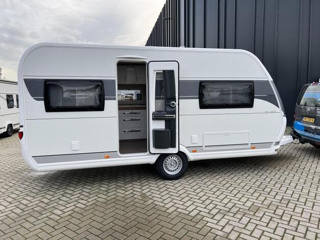 Hobby De Luxe 460 UFE