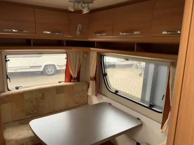 Hobby De Luxe 440 SF