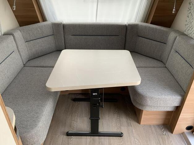 Hobby De Luxe 460 LU