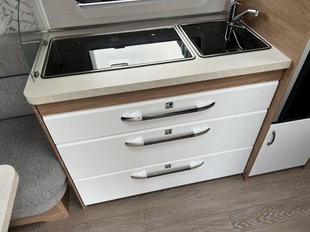 Hobby De Luxe 460 UFE