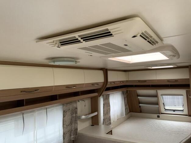 Hobby De Luxe 560 KMFE