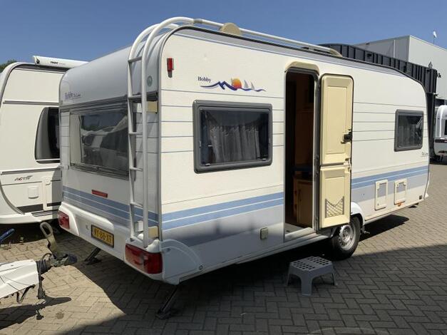 Hobby De Luxe 495 UF