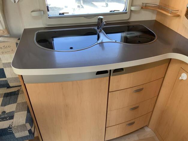 Hobby De Luxe 460 UFE