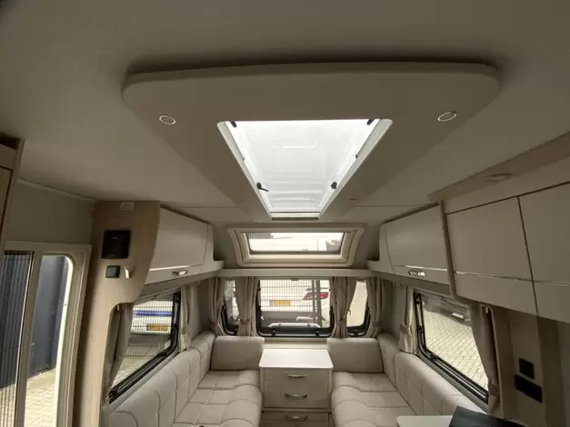 Elddis Avante 554
