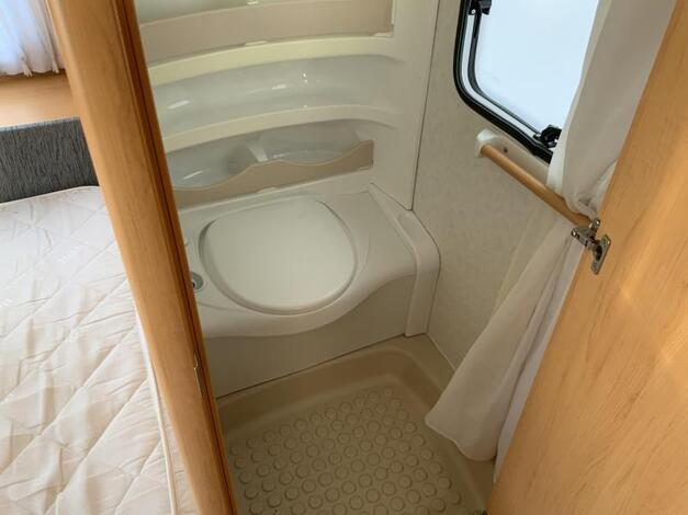 Hobby De Luxe 460 UFE
