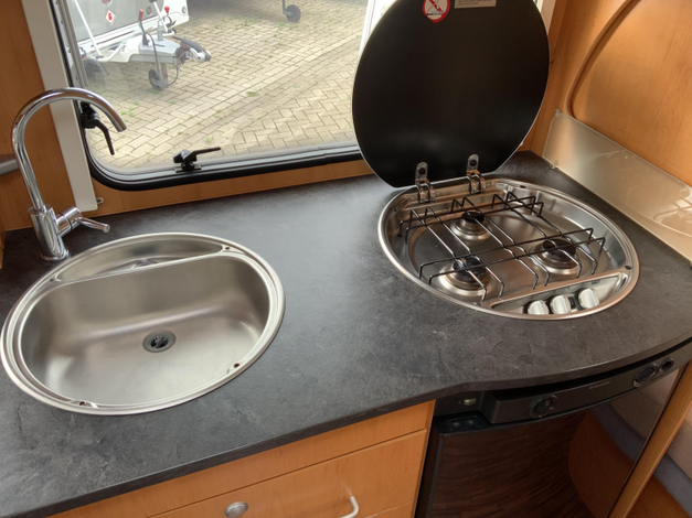 Eriba Living Pulse 465 Met lichte hagelschade. (1059177)