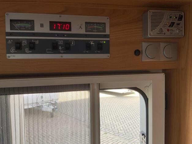 Bürstner Solano 718 T Inclusief Thule luifel!!