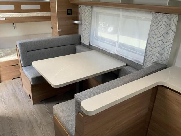 Hobby De Luxe 560 KMFE