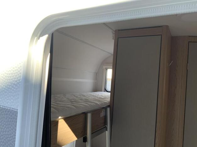 LMC Sassino 470 K Comfort pakket + Luifel