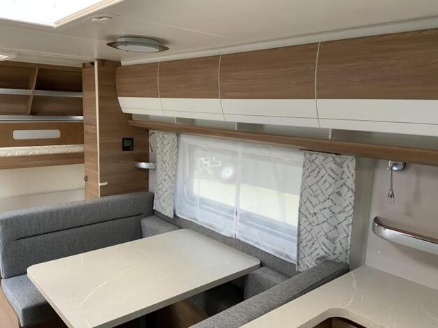 Hobby De Luxe 560 KMFE