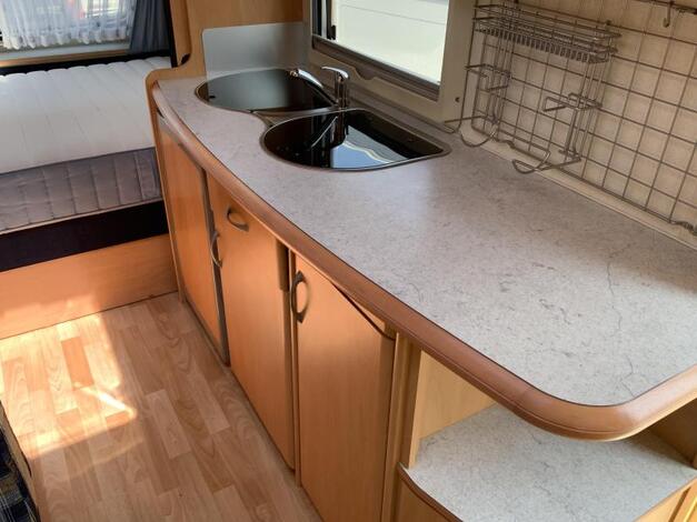 Hobby De Luxe 440 SF
